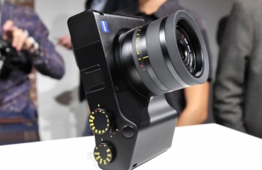 کمپانی زایس اولین دوربین فول فریم و کامپکت خود را تحت عنوان ZX1 معرفی نمود